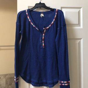 Great free people shirt perfect for fall